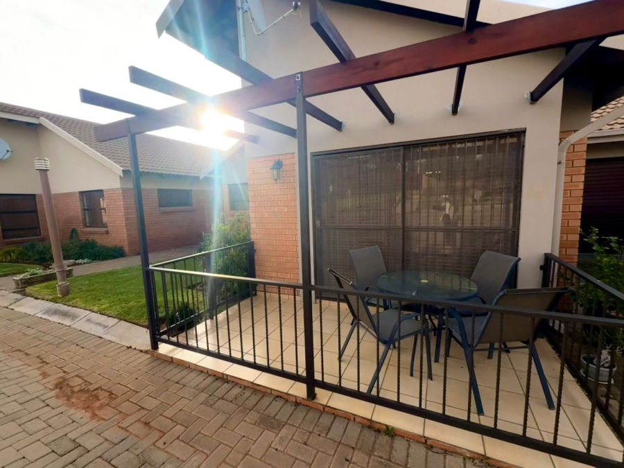 1 Bedroom Property for Sale in Langenhovenpark Free State